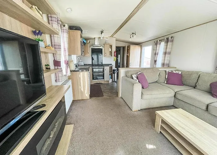 8 Berth Caravan For Hire At St Osyth Beach Holiday Park In Essex Ref 28013Fi