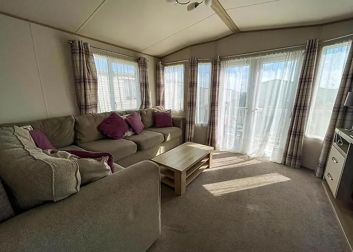 8 Berth Caravan For Hire At St Osyth Beach Holiday Park In Essex Ref 28013Fi